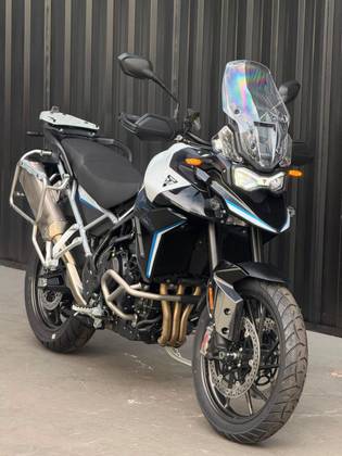 TRIUMPH TIGER 900 ALPINE EDITION TRIUMPH TIGER 900 ALPINE EDITION